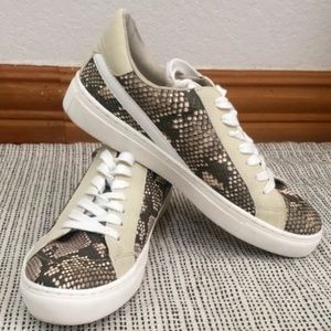 Universal Thread Snake Print Sneakers
